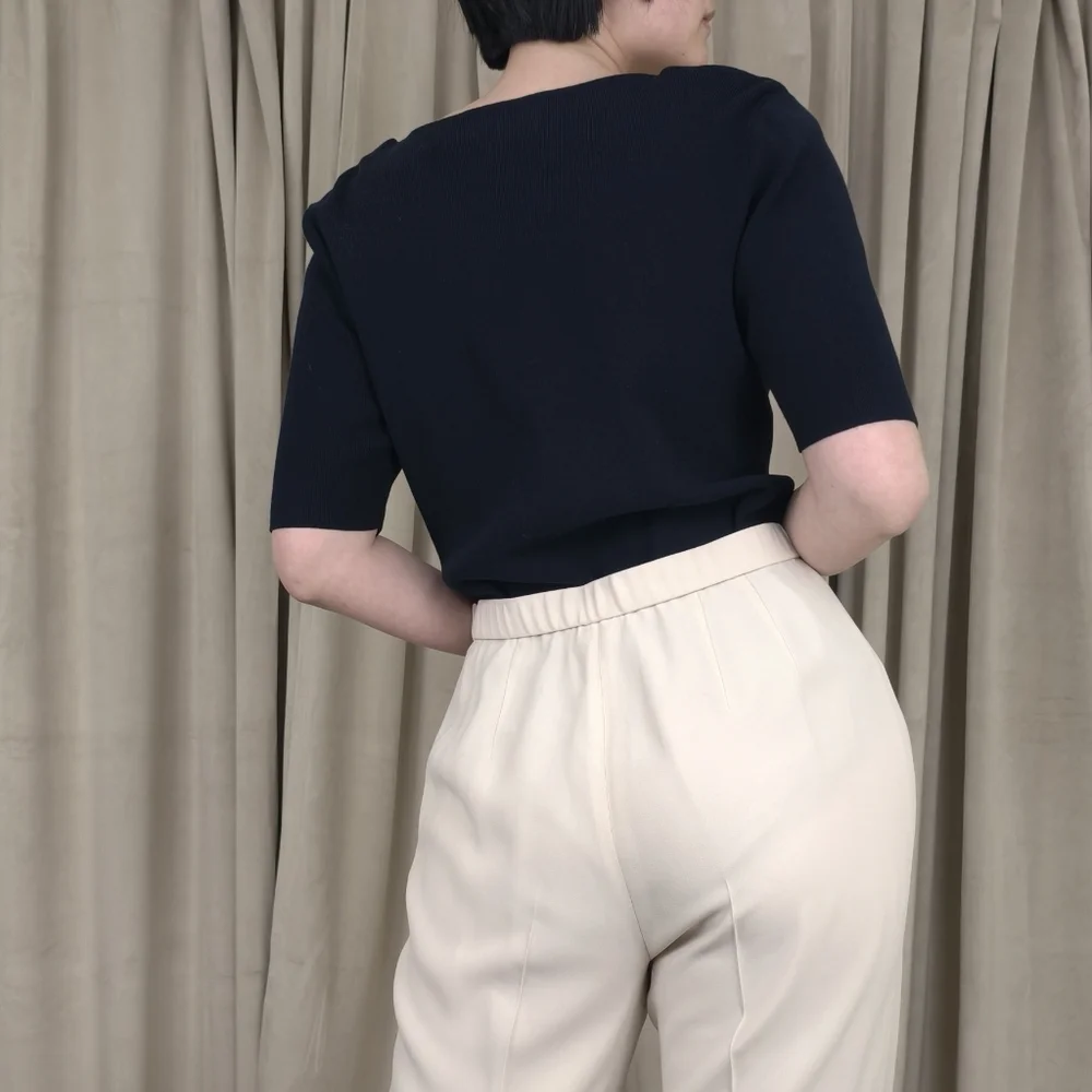 Dana Buchman Navg Knit Short Sleeve Top with Scalloped Detailing - Picture 3 of 8